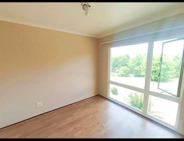 2 BEDROOM TOWNHOUSE FOR SALE IN SOUTH CREST